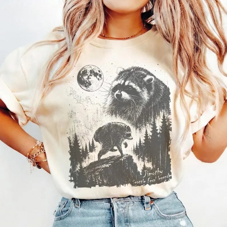 Vintage Raccoon Graphic T-Shirt for Nature Lovers and Cozy Cottagecore Style