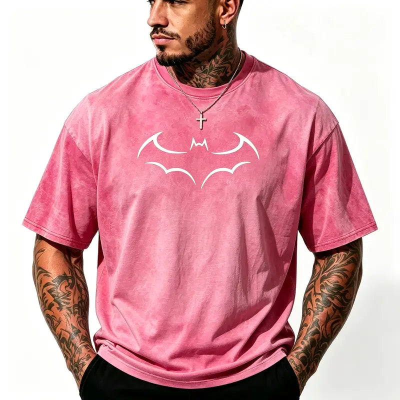 Minimal Bat Symbol Graphic T-Shirt for Men with Casual Streetwear Style