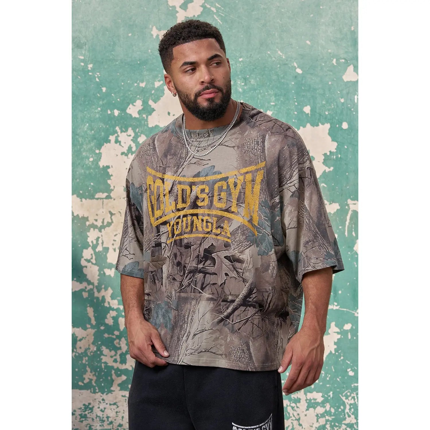Vintage Gym Inspired Oversized Graphic T-Shirt for Strength Training Streetwear Style