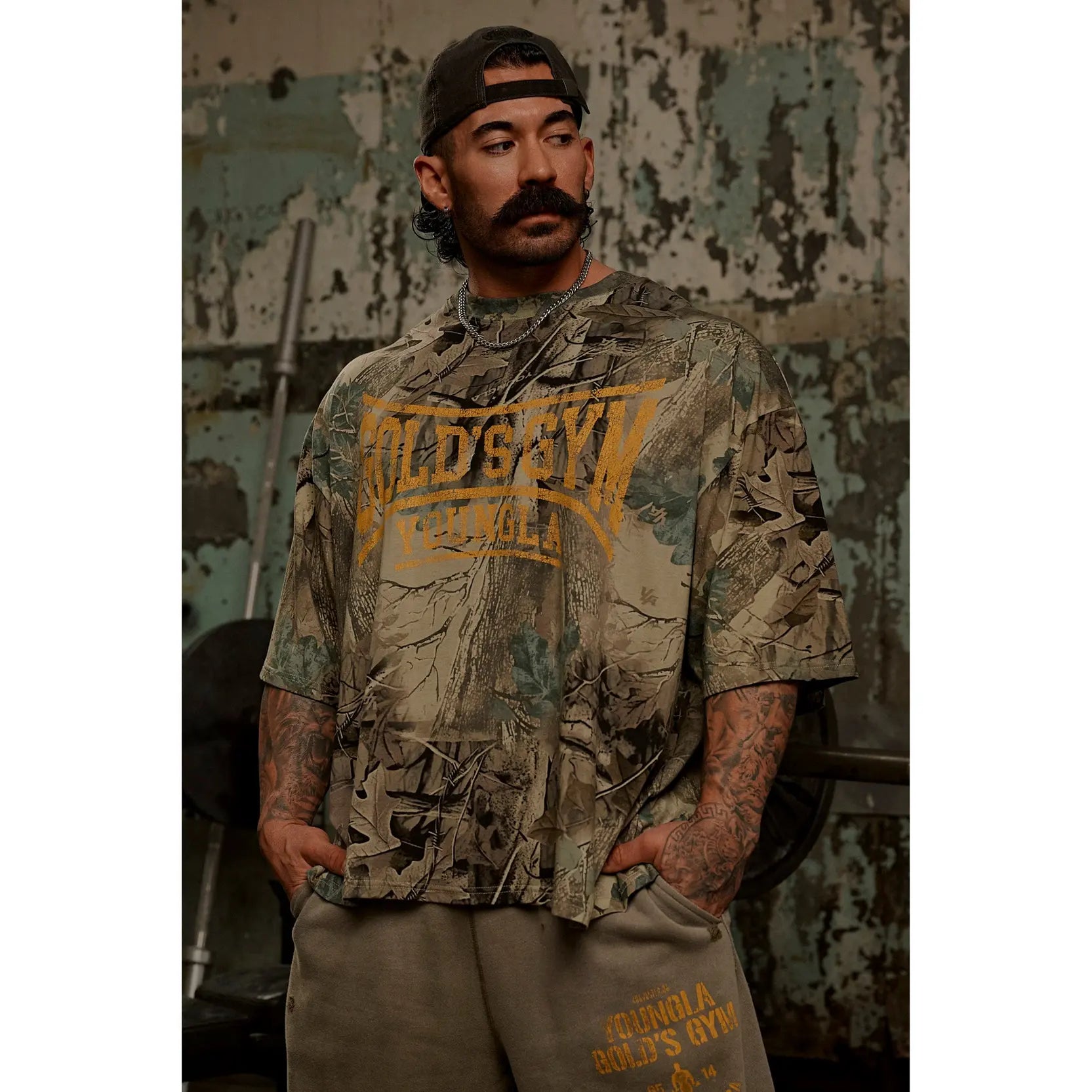 Vintage Gym Inspired Oversized Graphic T-Shirt for Strength Training Streetwear Style